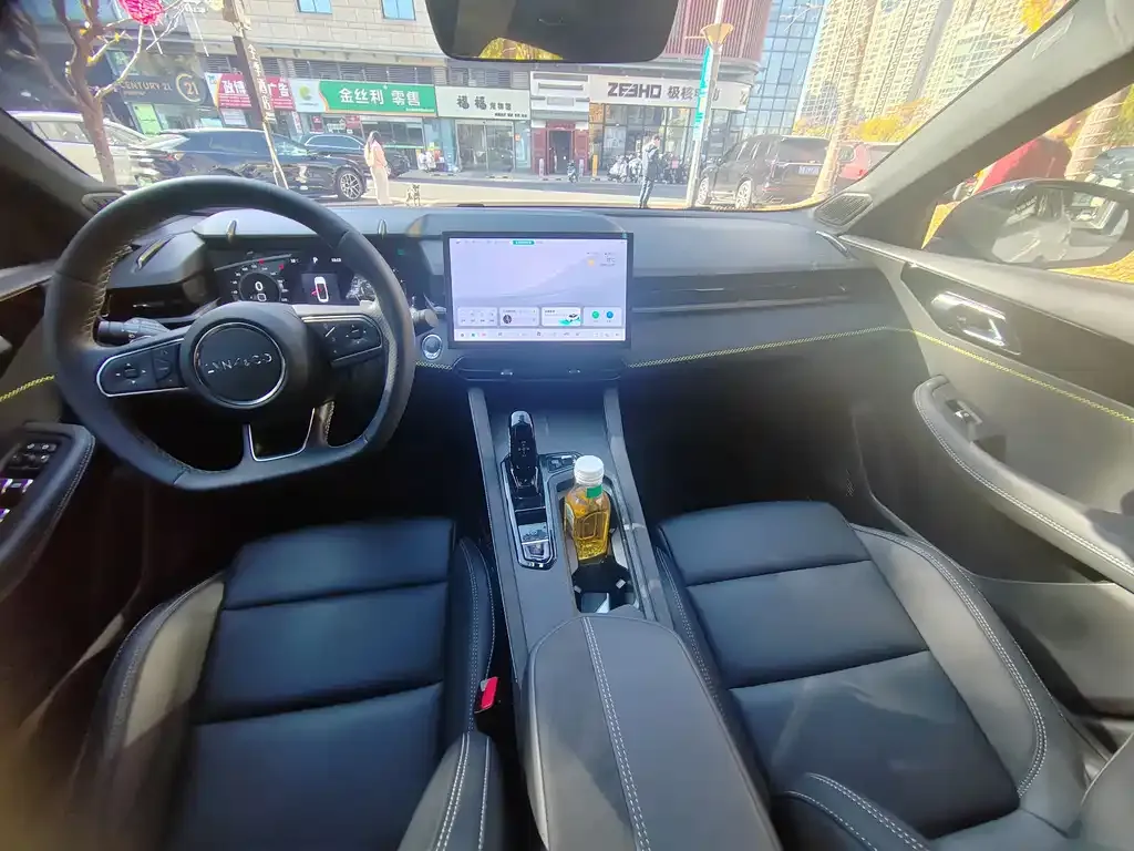 Lynk & Co 03 2023 из CN, фото 8