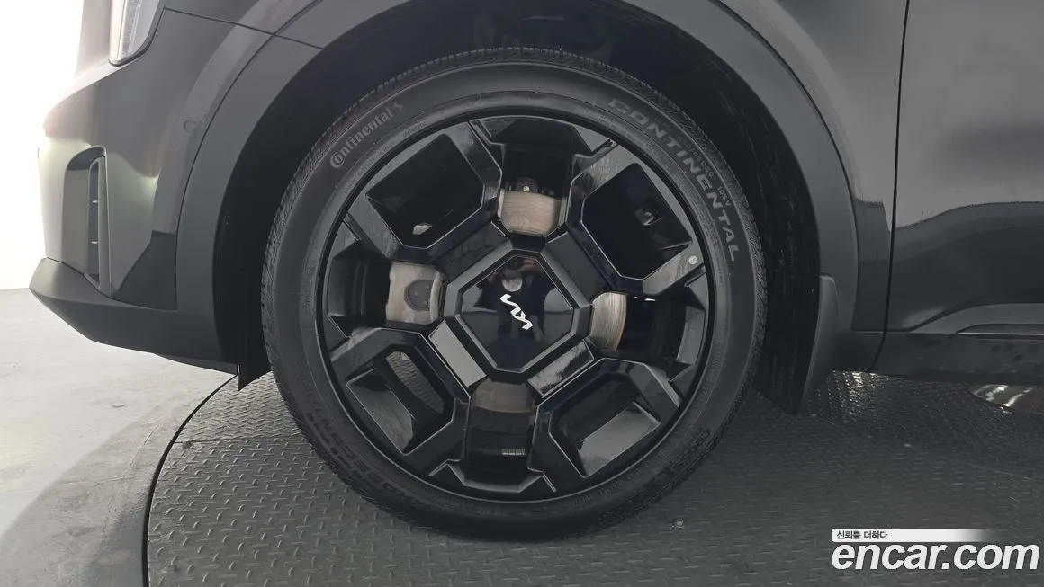 Kia Sorento — фото 6