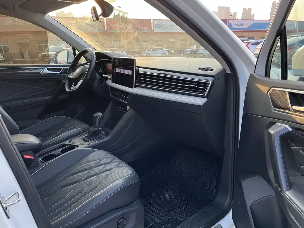 Volkswagen Tiguan L 2024 из CN, фото 8