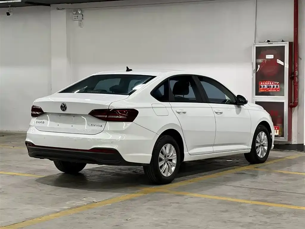 Volkswagen Lavida 2023 из CN, фото 2