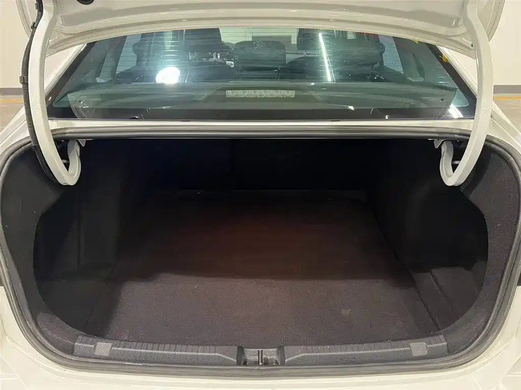 Volkswagen Lavida 2023 из CN, фото 3