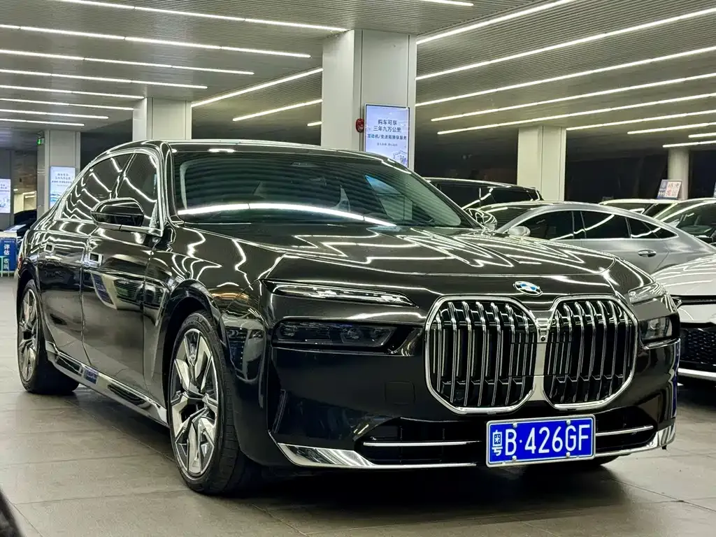 BMW 7 Series 2023 из CN, фото 2