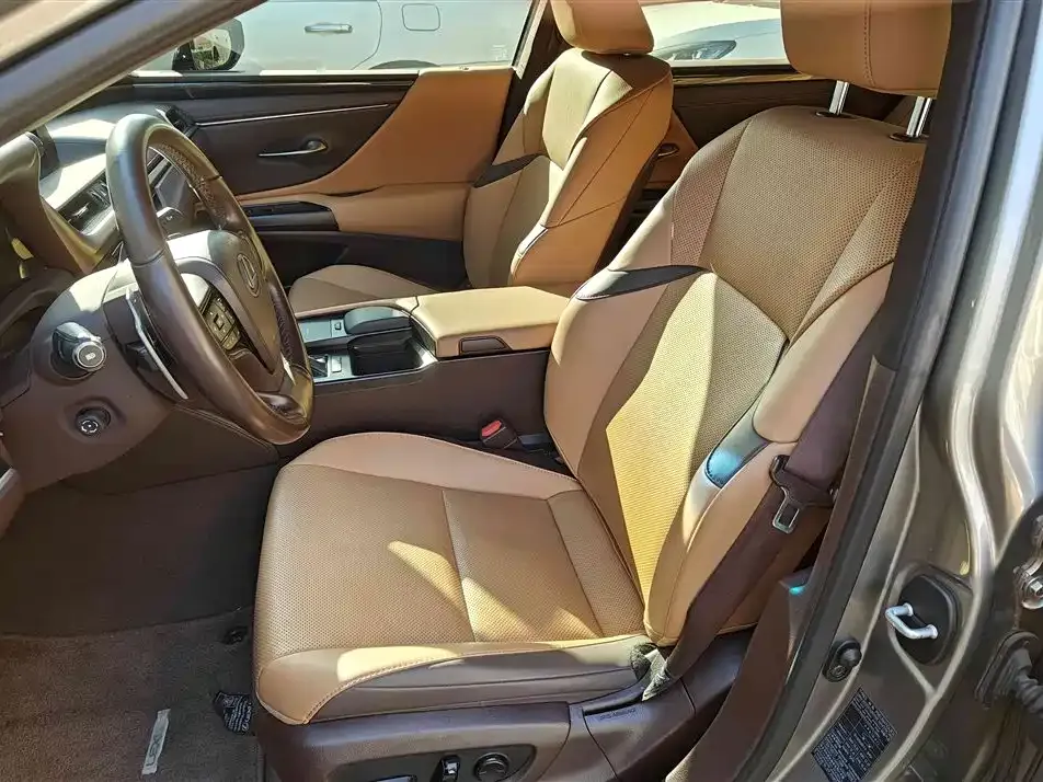 Lexus ES 2021 из CN, фото 8