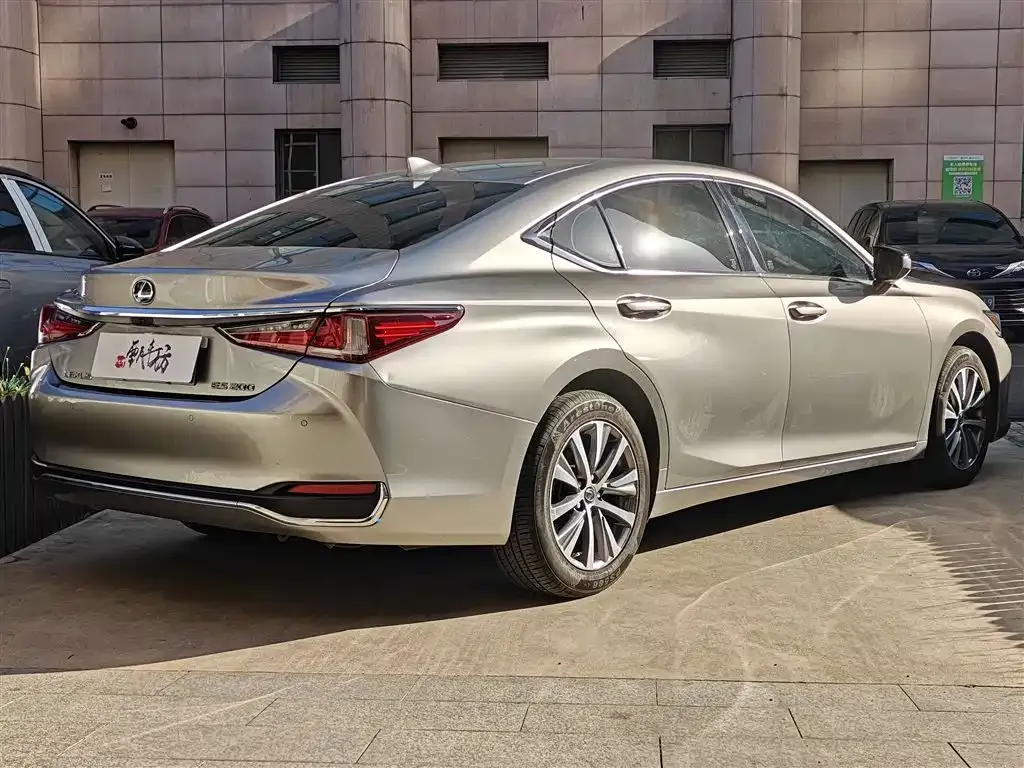 Lexus ES 2021 из CN, фото 2