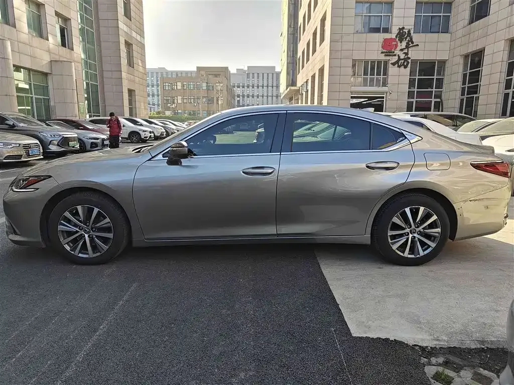 Lexus ES 2021 из CN, фото 9