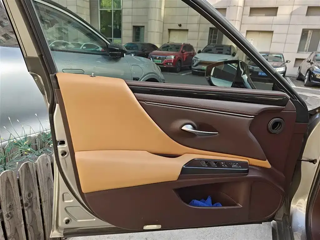 Lexus ES 2021 из CN, фото 3