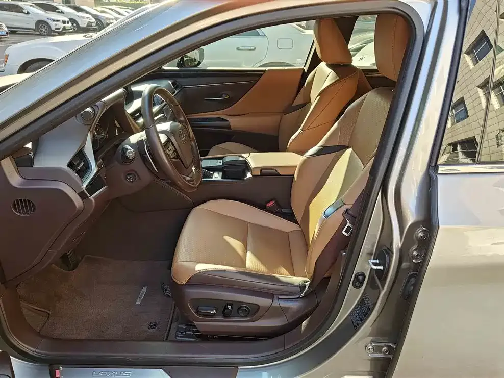 Lexus ES 2021 из CN, фото 5