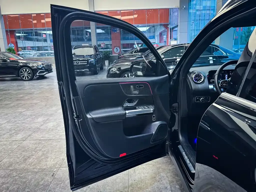 Mercedes-Benz GLB 2023 из CN, фото 10