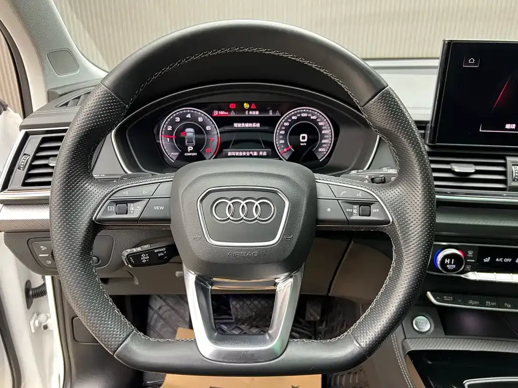 Audi Q5L 2022 из CN, фото 2