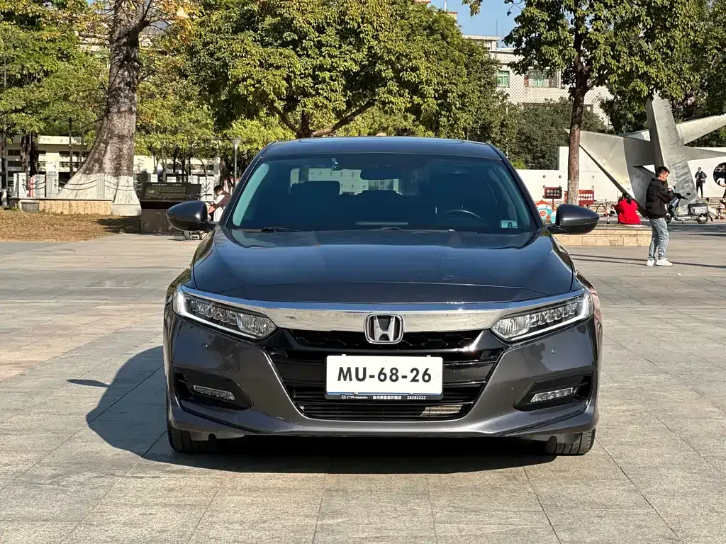 Honda Accord — фото 9