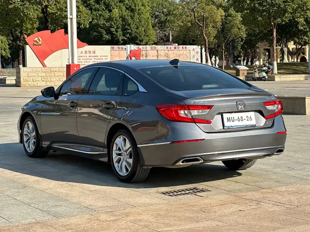 Honda Accord — фото 6