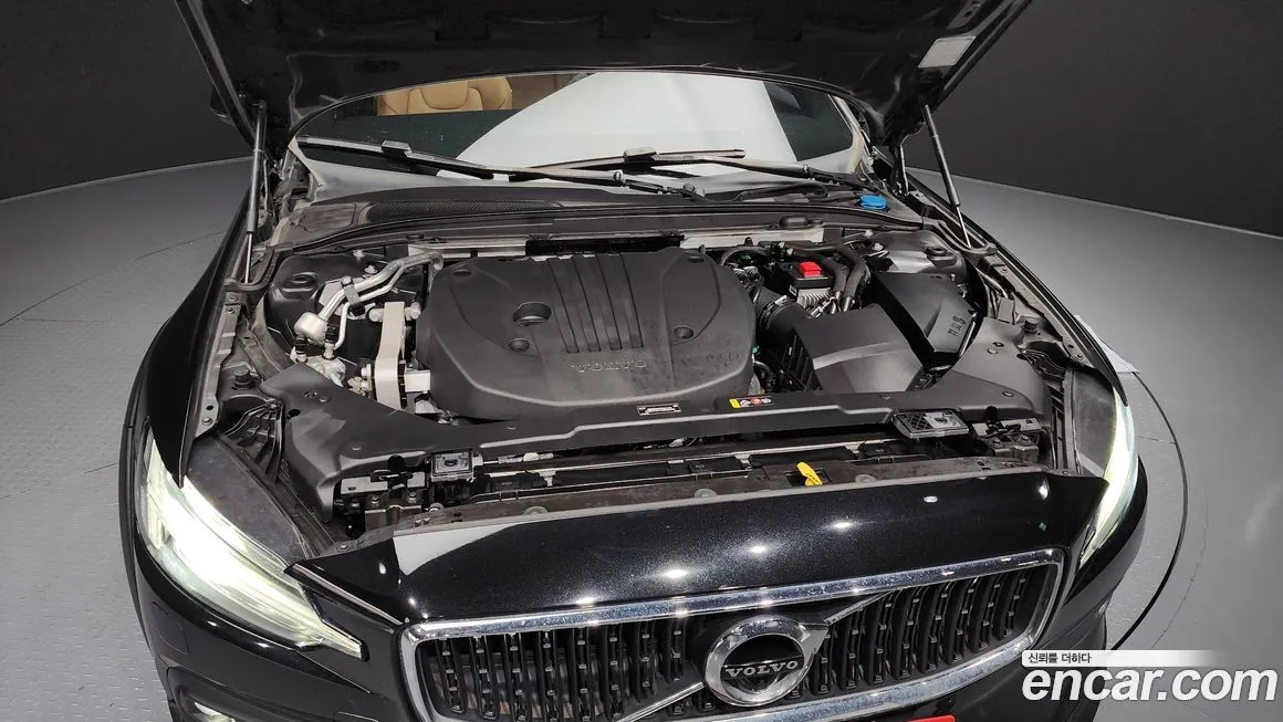 Volvo V60 2021 из KR, фото 2