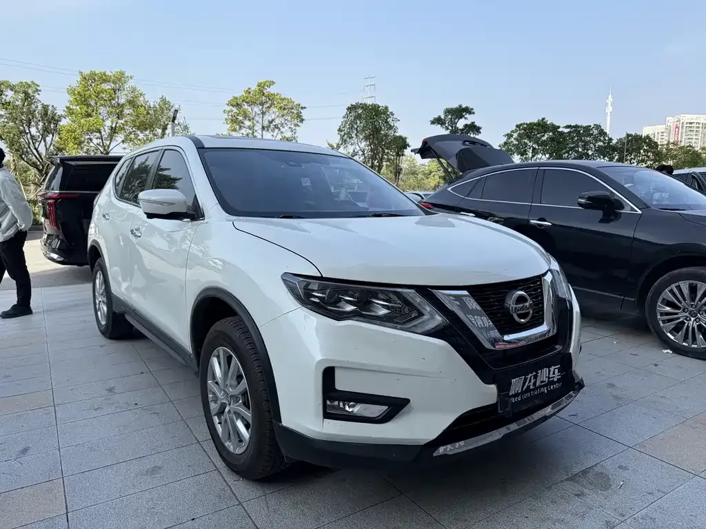 Nissan X-Trail — фото 9