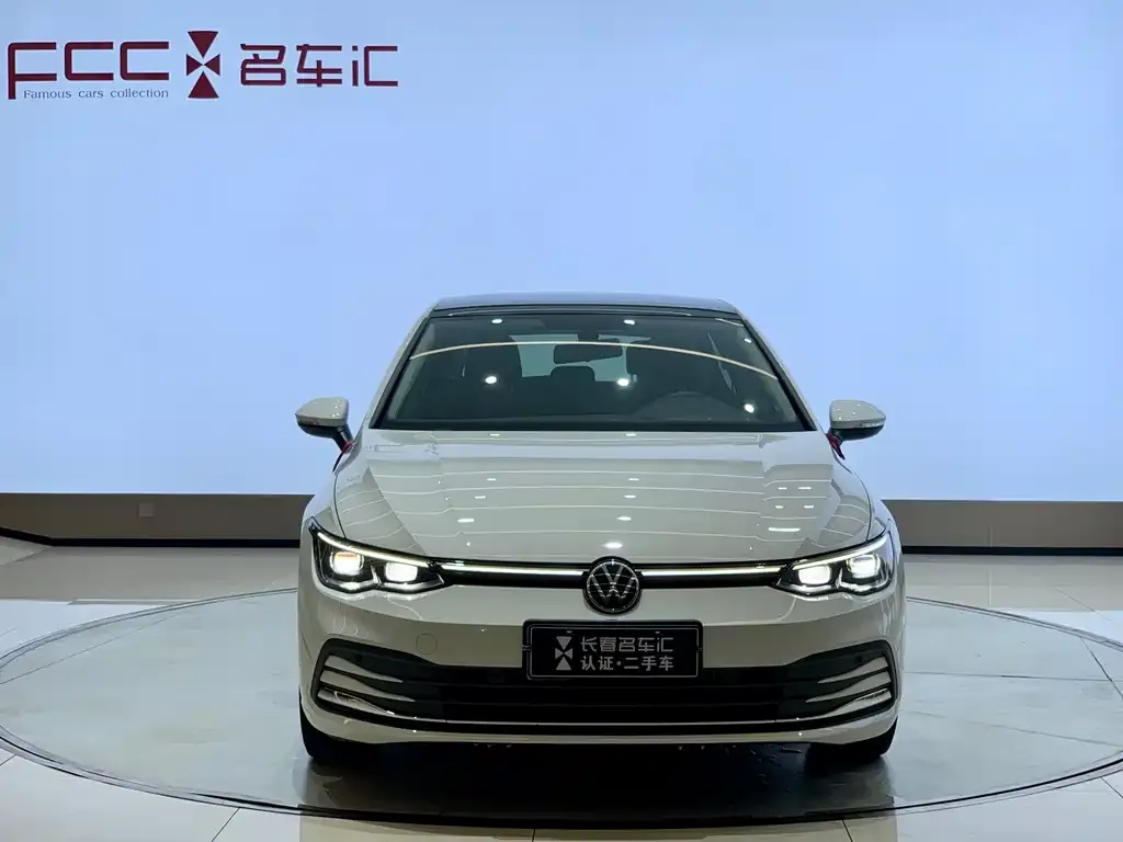 Volkswagen Golf 2023 из CN, фото 2