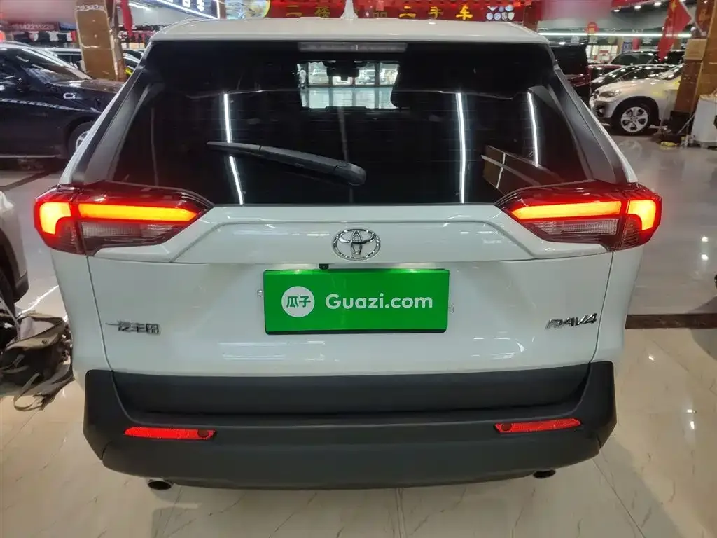 Toyota RAV4 2023 из CN, фото 9