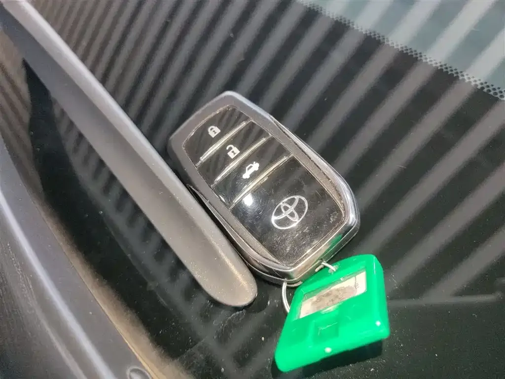Toyota RAV4 2023 из CN, фото 3