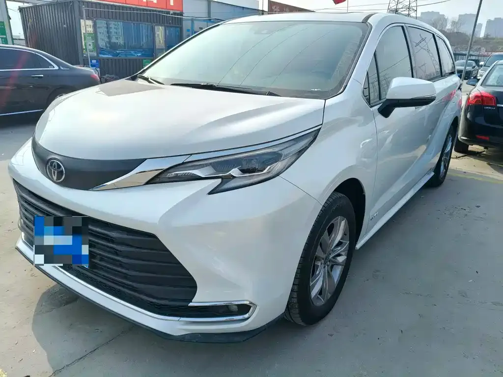 Toyota Sienna 2025 из CN, фото 1