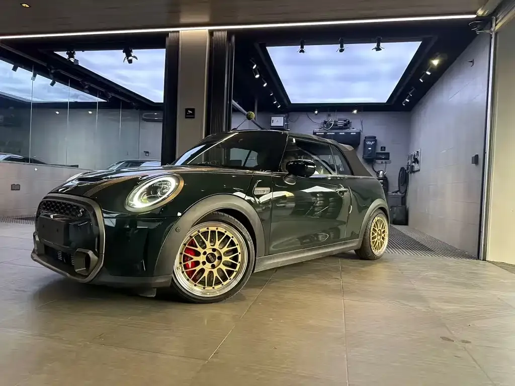 MINI Cooper (3-door) 2023 из CN, фото 2