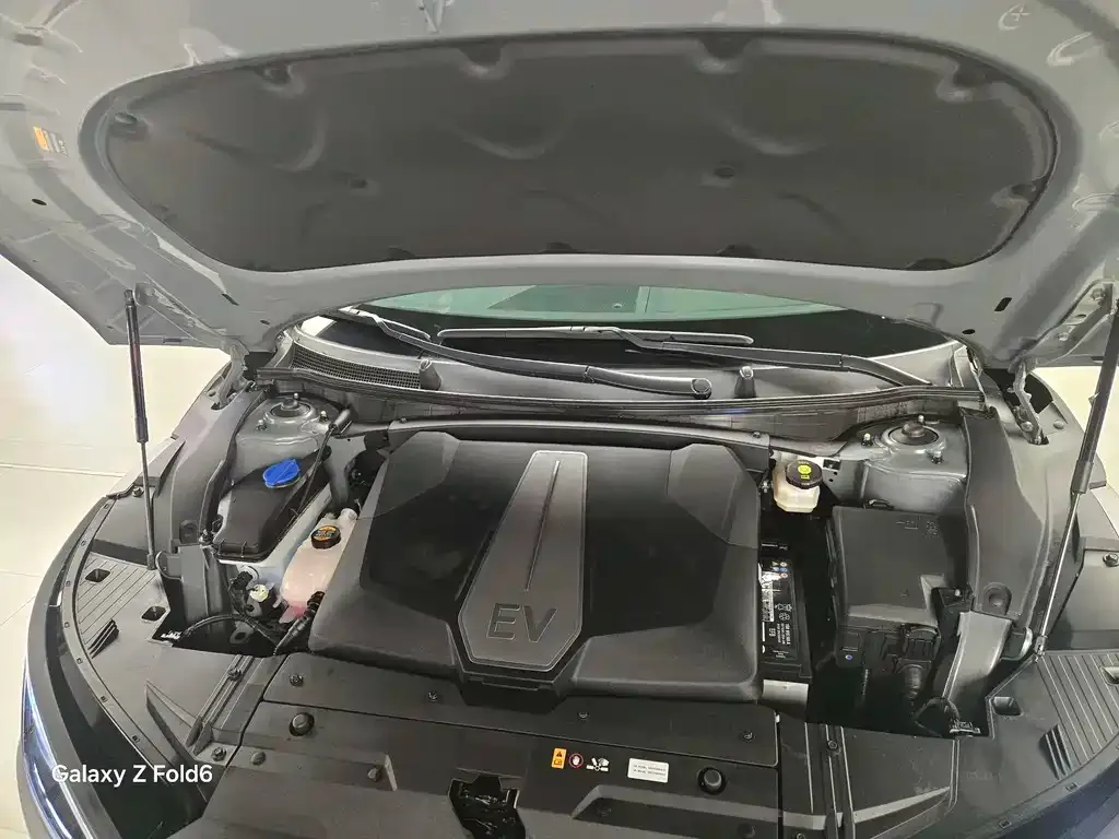 Kia EV6 2023 из CN, фото 9