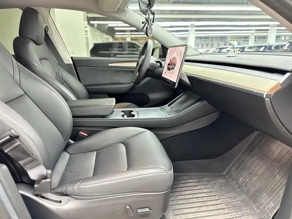 Tesla Model Y 2023 из CN, фото 4