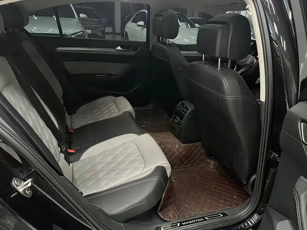Volkswagen Magotan 2024 из CN, фото 4