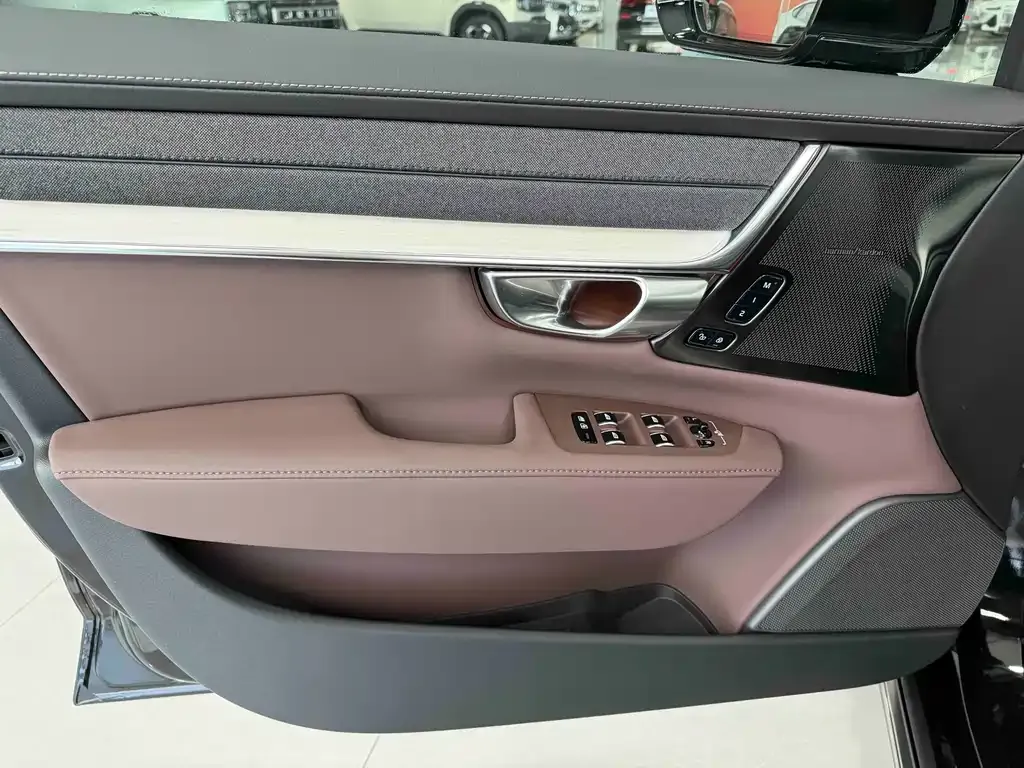Volvo S90 — фото 10