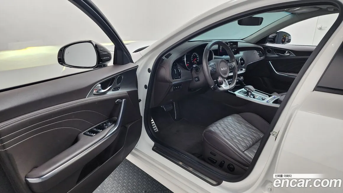 Kia Stinger 2023 из KR, фото 10