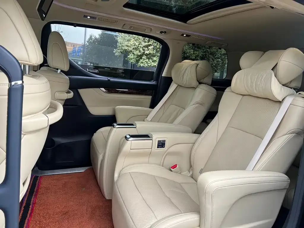 Toyota Alphard 2022 из CN, фото 3
