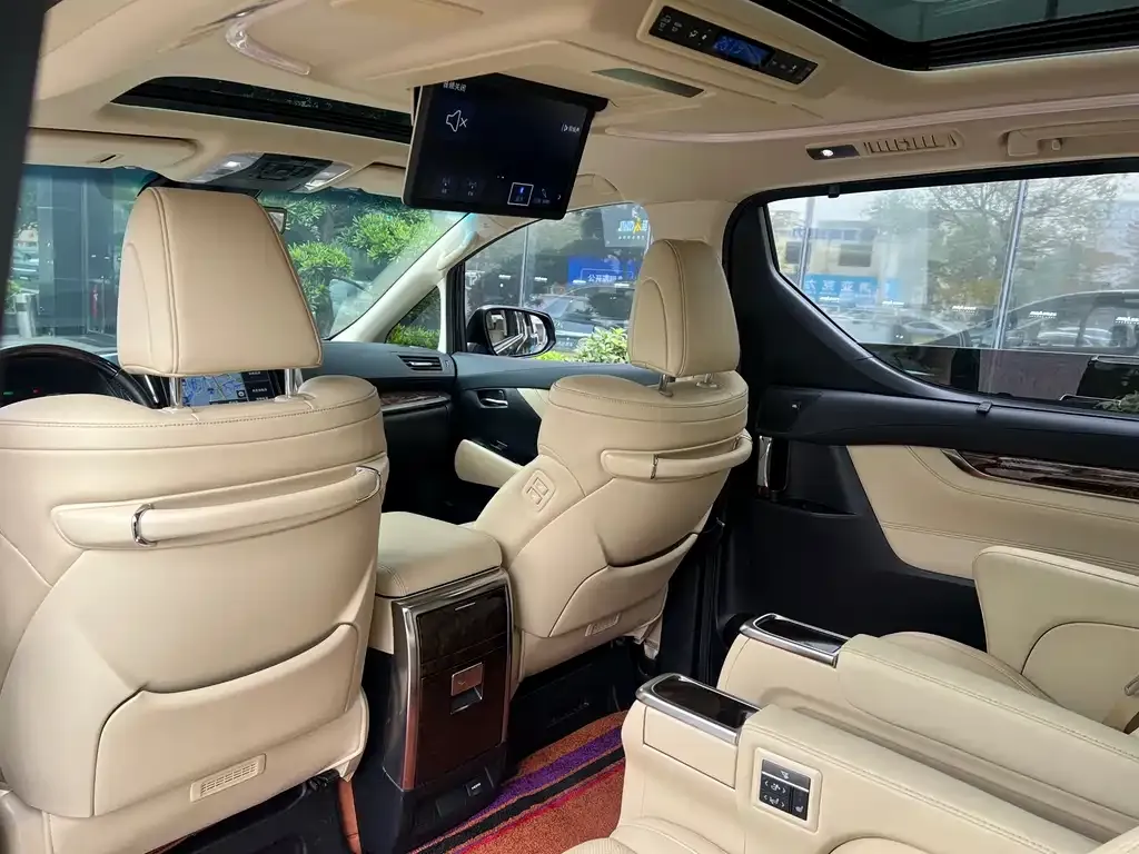 Toyota Alphard 2022 из CN, фото 5
