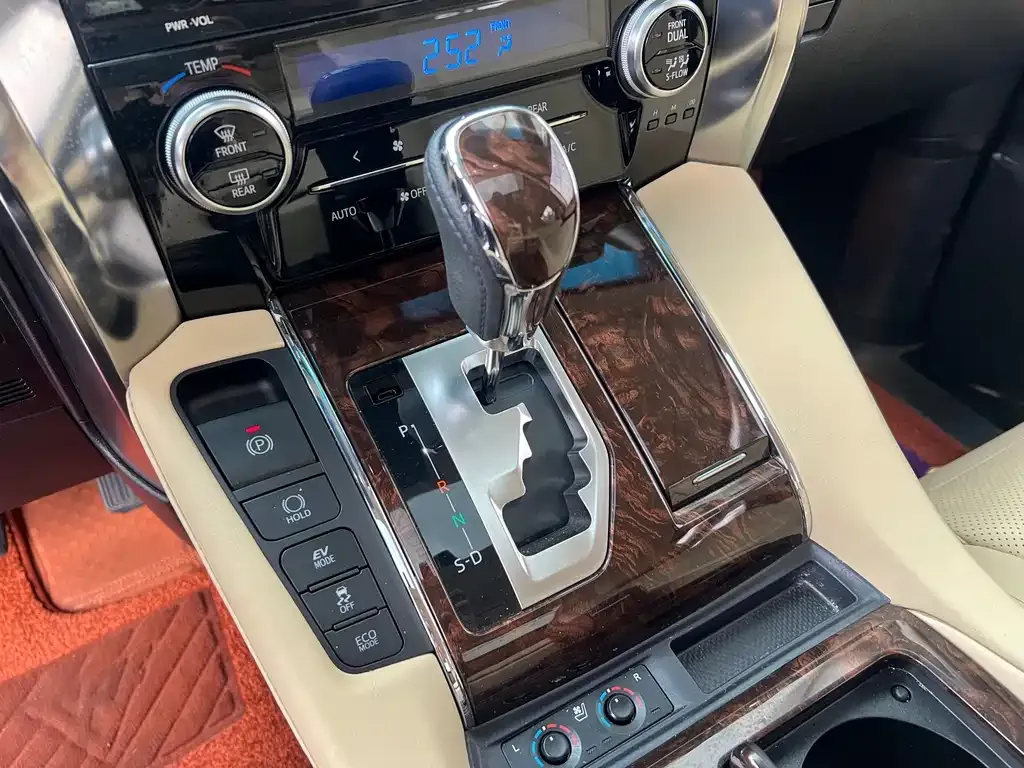 Toyota Alphard 2022 из CN, фото 7