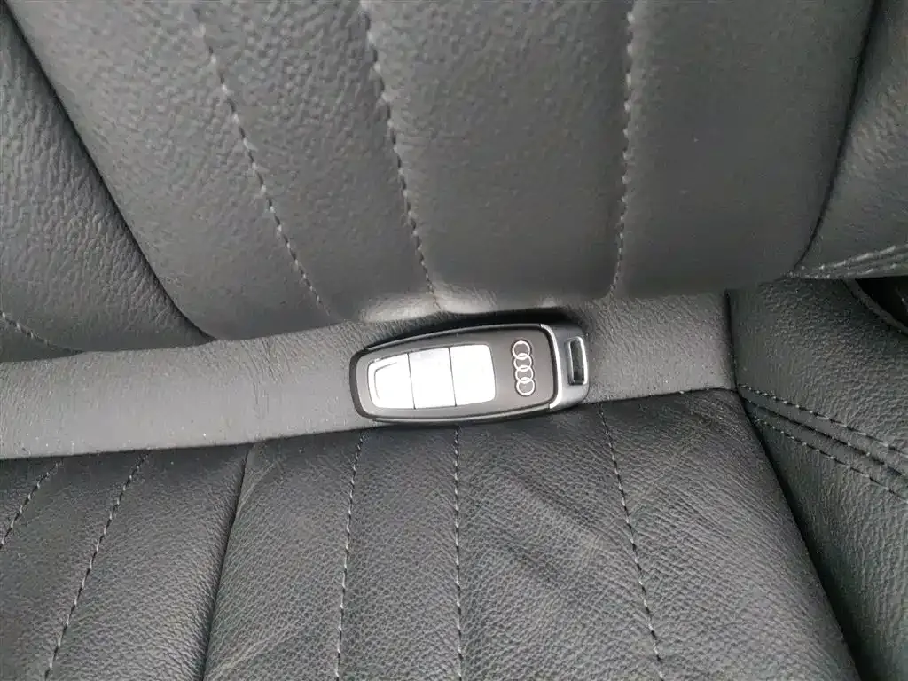 Audi A6L 2021 из CN, фото 8
