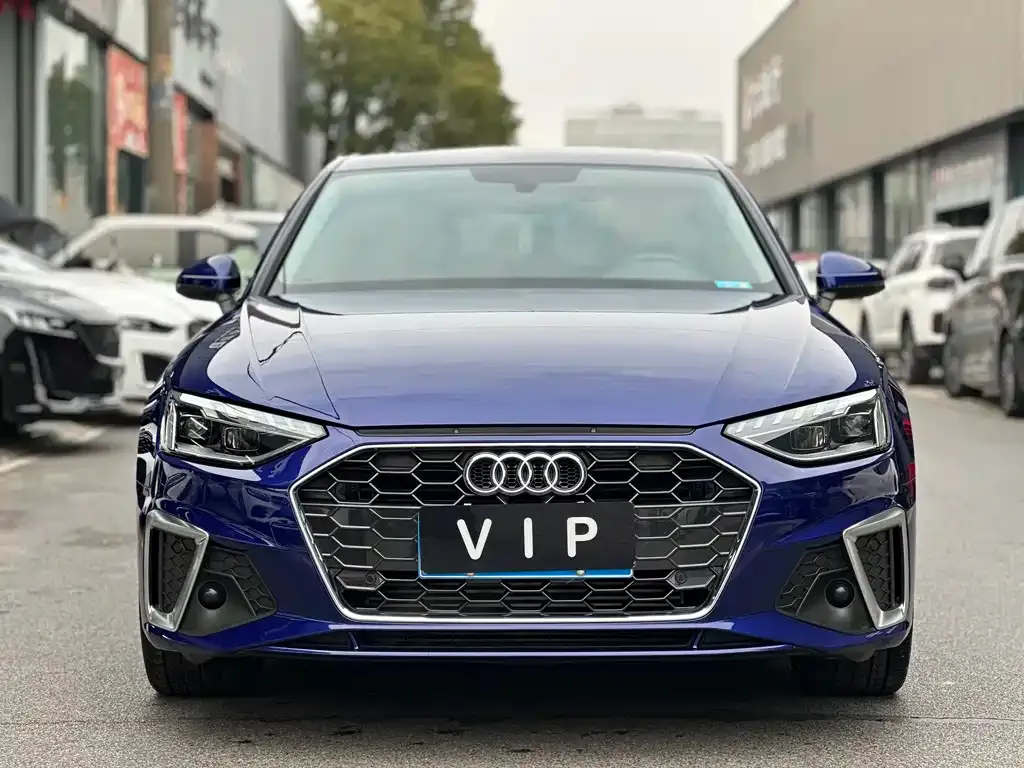 Audi A4L 2022 из CN, фото 5