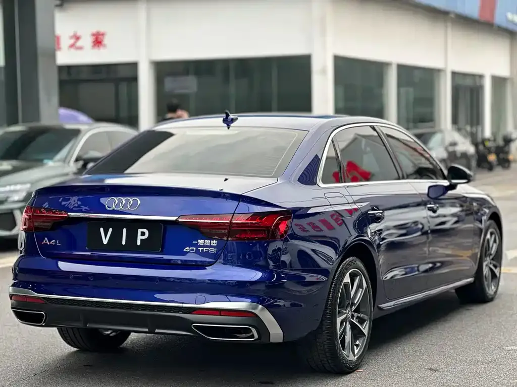 Audi A4L 2022 из CN, фото 3