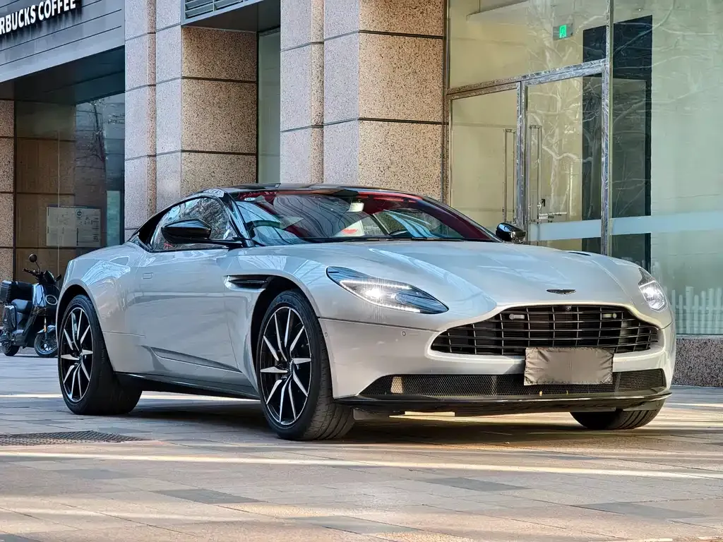 Aston Martin DB11 2022 из CN, фото 1
