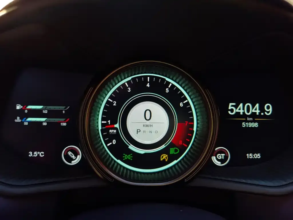 Aston Martin DB11 2022 из CN, фото 2
