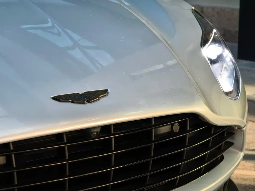 Aston Martin DB11 2022 из CN, фото 3