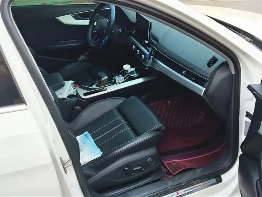 Audi A4L 2021 из CN, фото 8