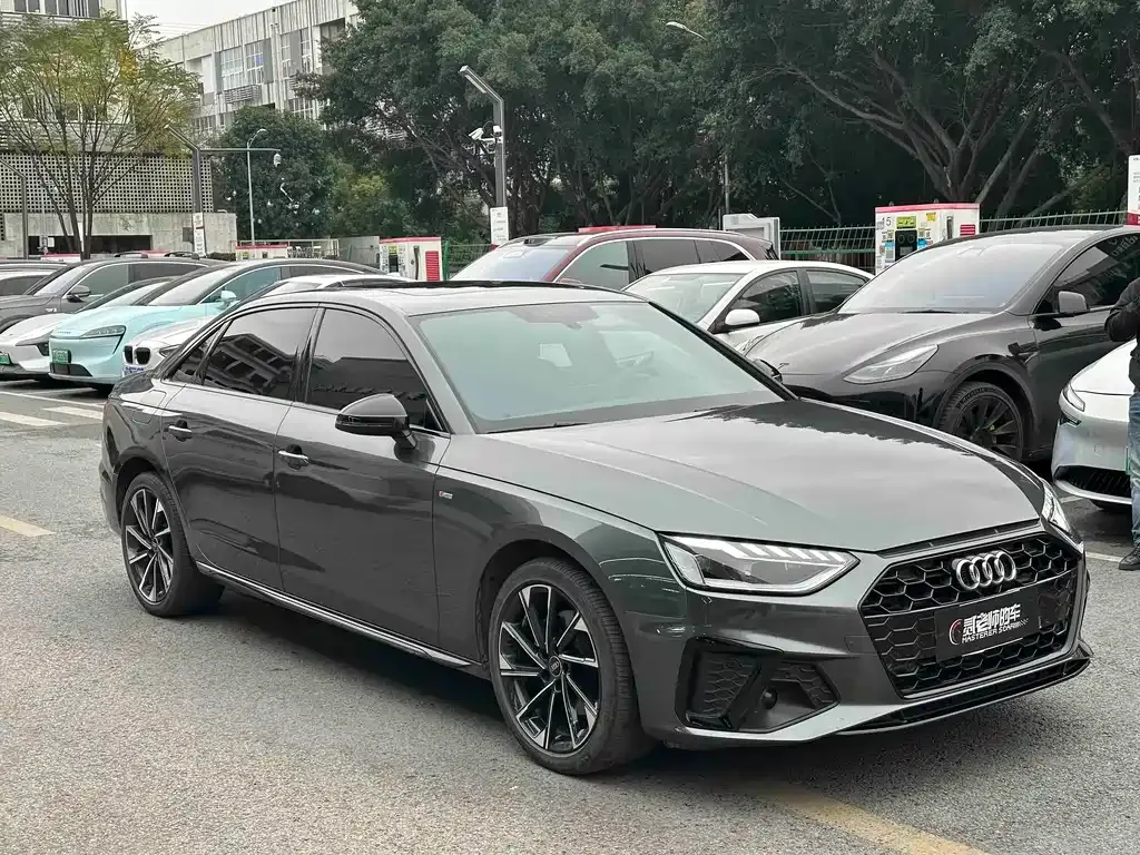 Audi A4L 2023 из CN, фото 10