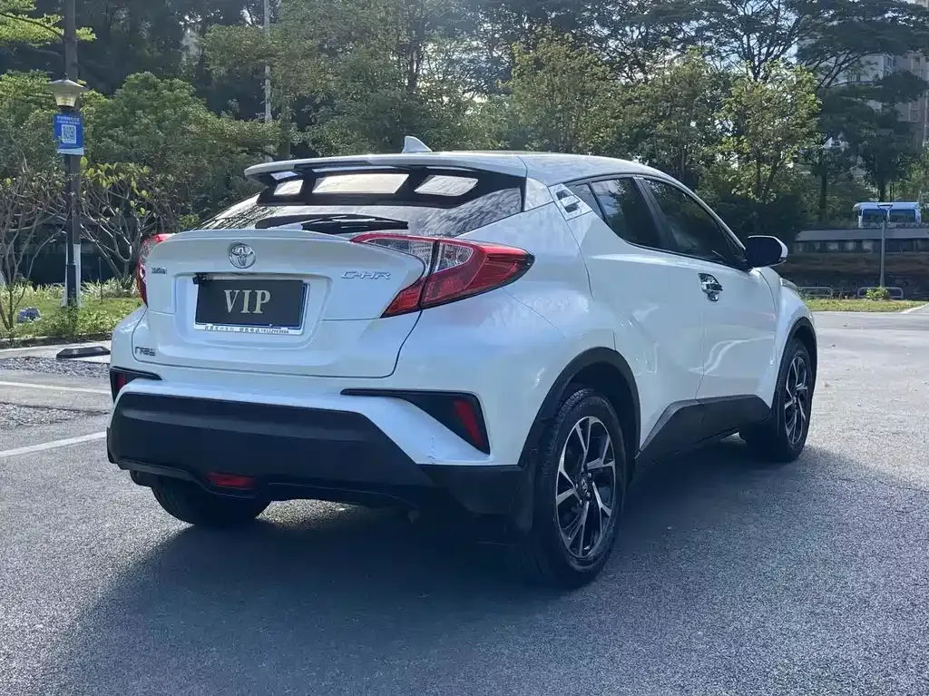 Toyota C-HR — фото 4