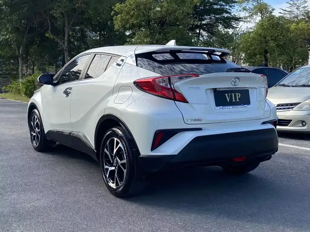 Toyota C-HR — фото 7