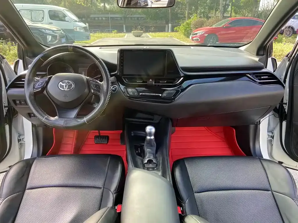 Toyota C-HR — фото 2