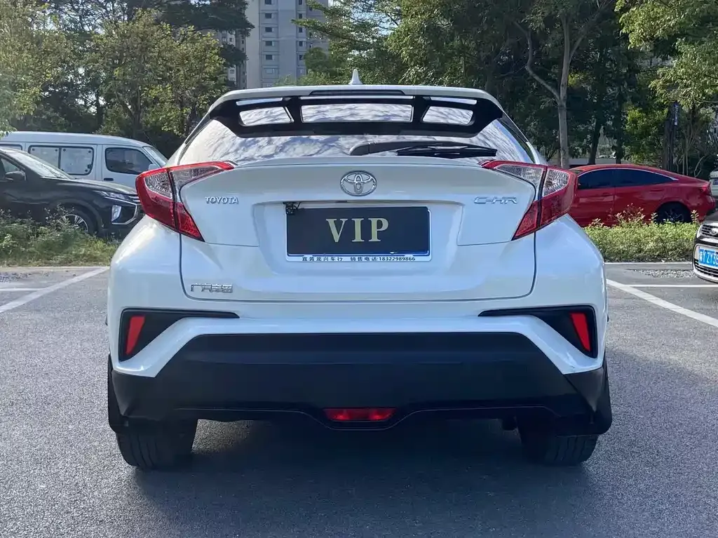 Toyota C-HR — фото 9