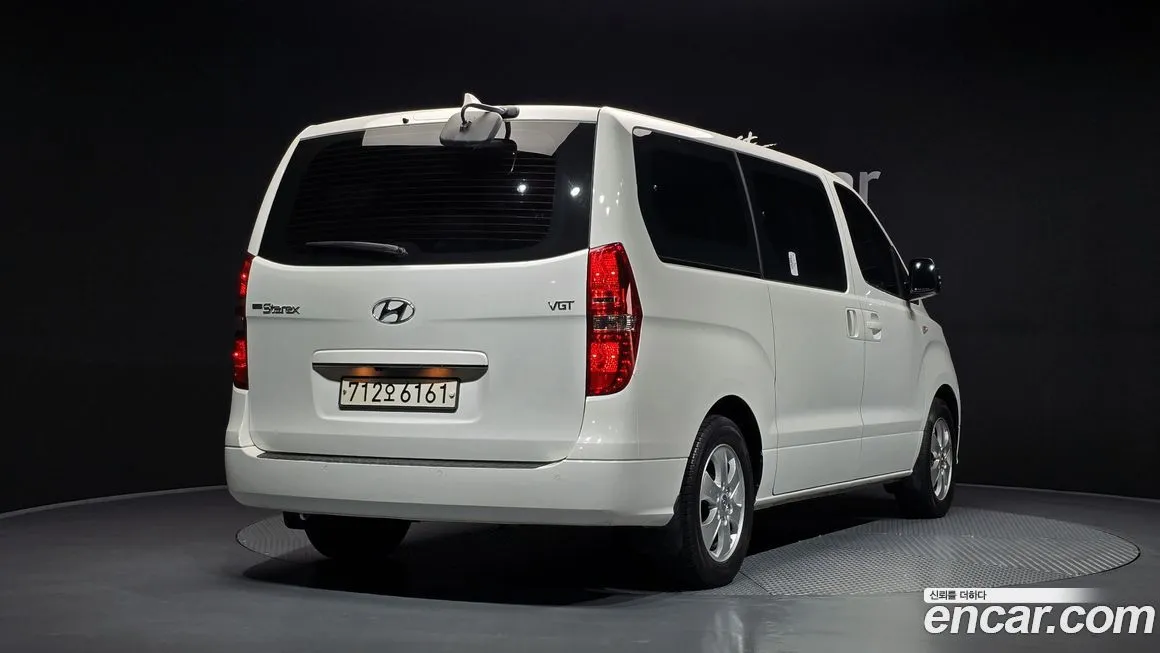 Hyundai Starex — фото 3