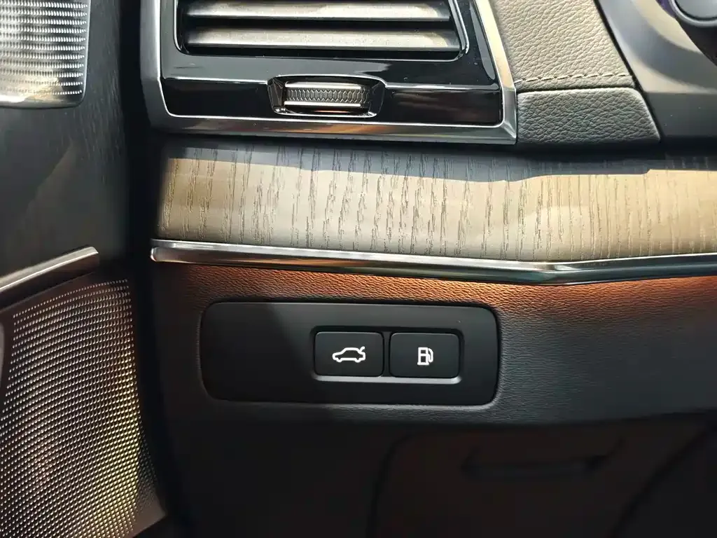 Volvo XC90 PHEV 2024 из CN, фото 9
