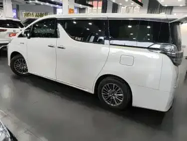 Toyota Vellfire 2022 из CN, фото 2