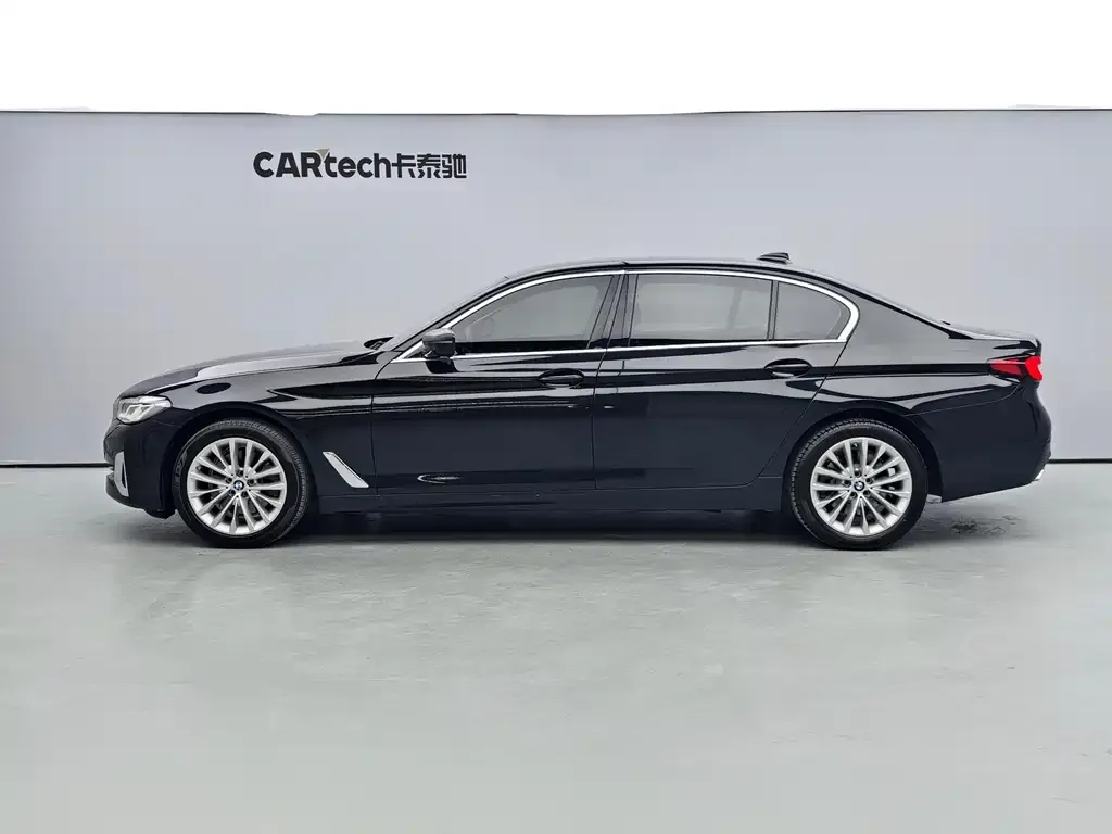 BMW 5 Series 2022 из CN, фото 2