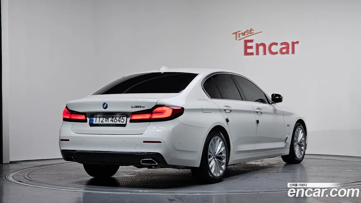 BMW 5-Series 2022 из KR, фото 9