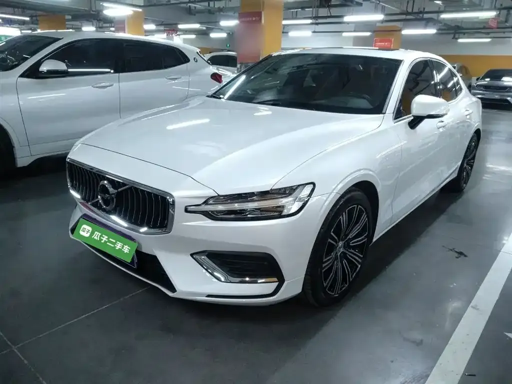 Volvo S60 2021 из CN, фото 4