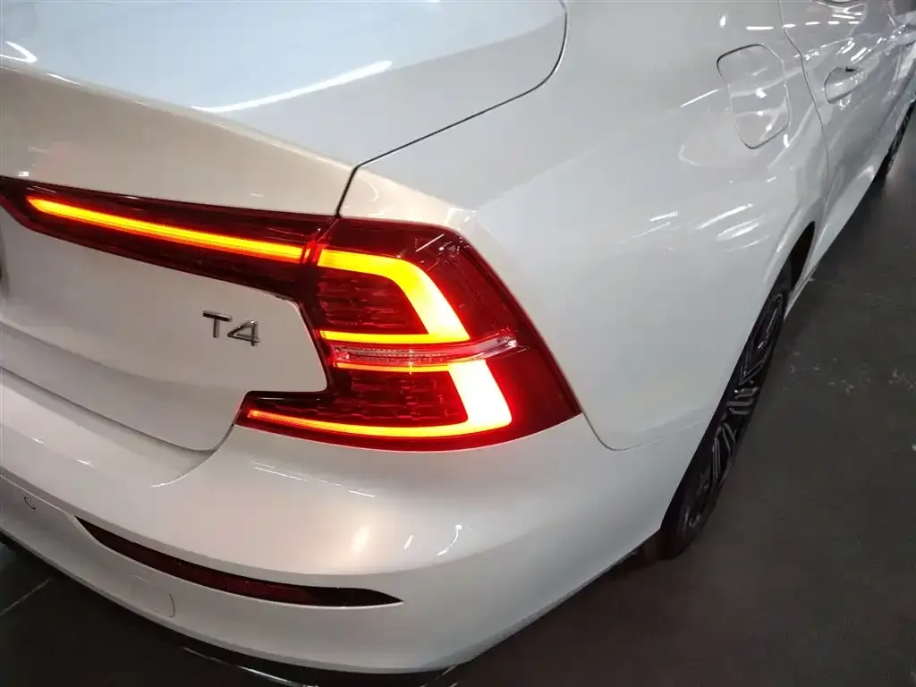Volvo S60 2021 из CN, фото 3
