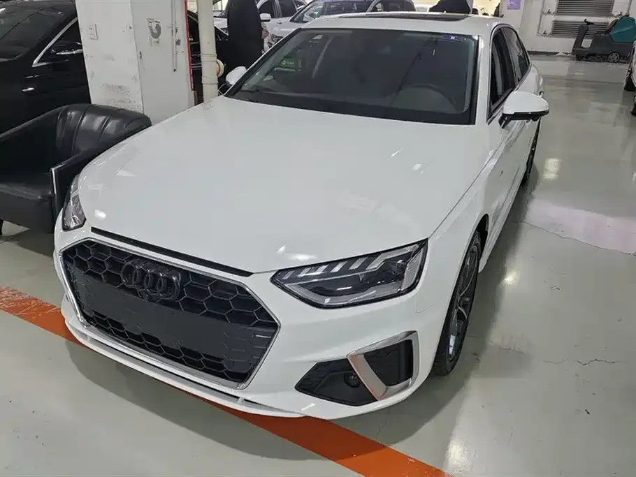 Audi A4L 2021 из CN, фото 1